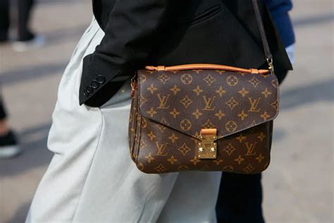 louis vuitton replica crossbody bag with twist|best louis vuitton crossbody bags.